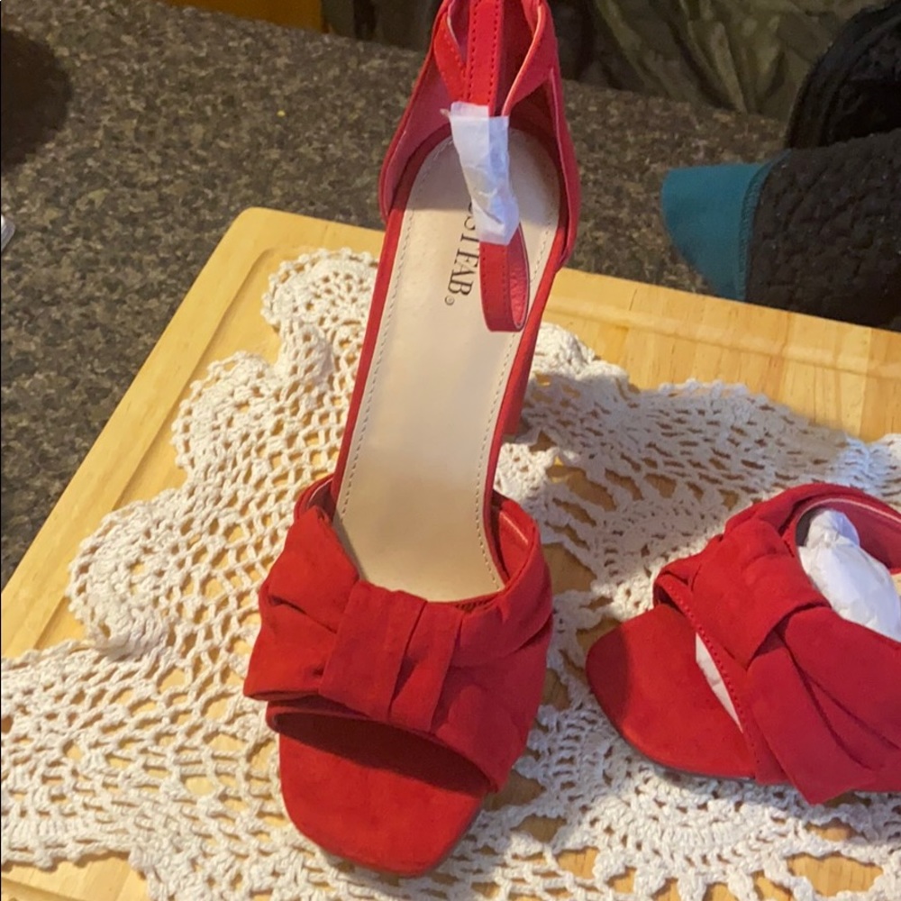 Red heels 👠